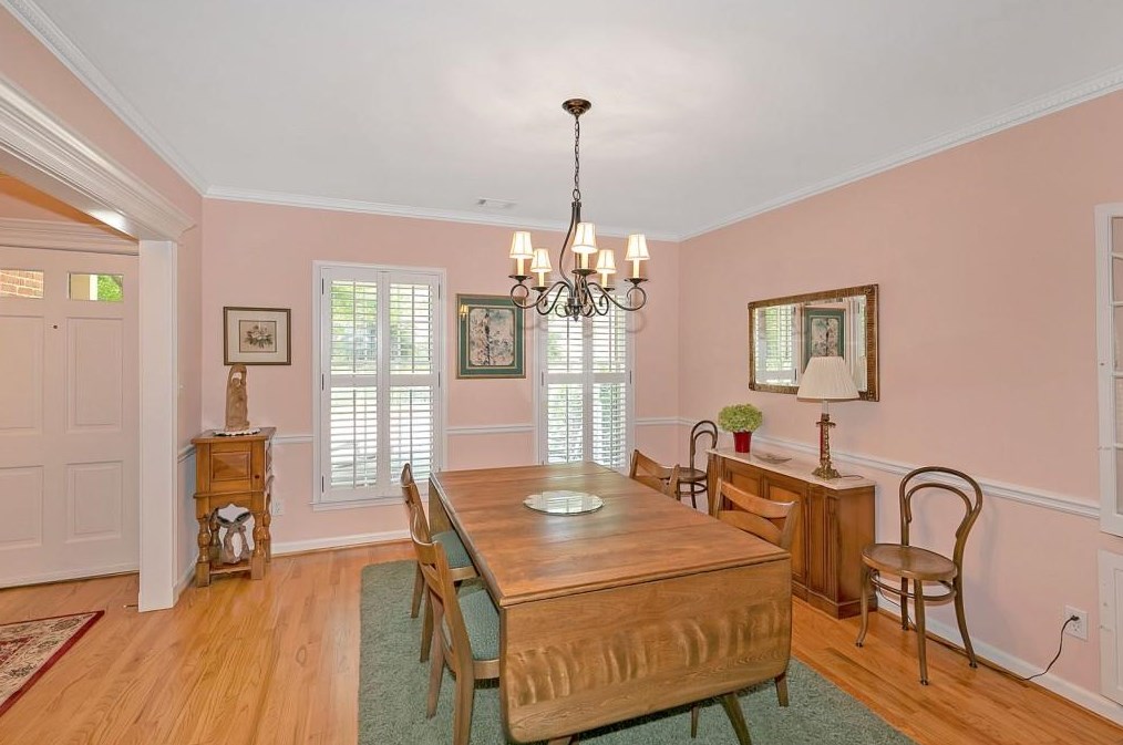 1817 Bedfordshire Dr, Decatur GA  30033-1405 exterior