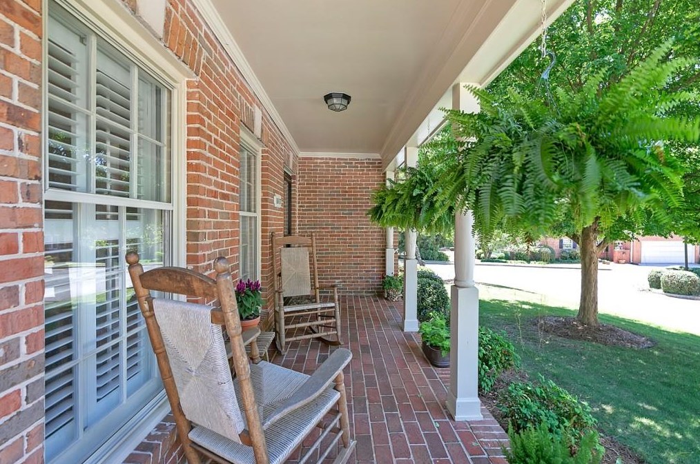 1817 Bedfordshire Dr, Decatur GA  30033-1405 exterior