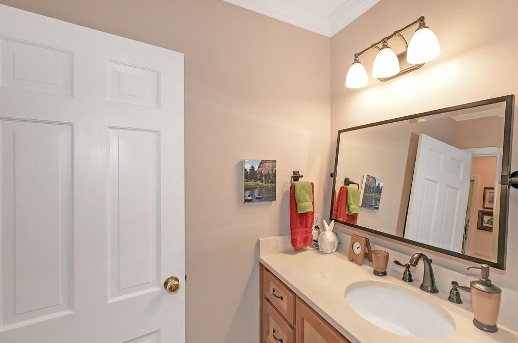 1817 Bedfordshire Dr, Decatur GA  30033-1405 exterior