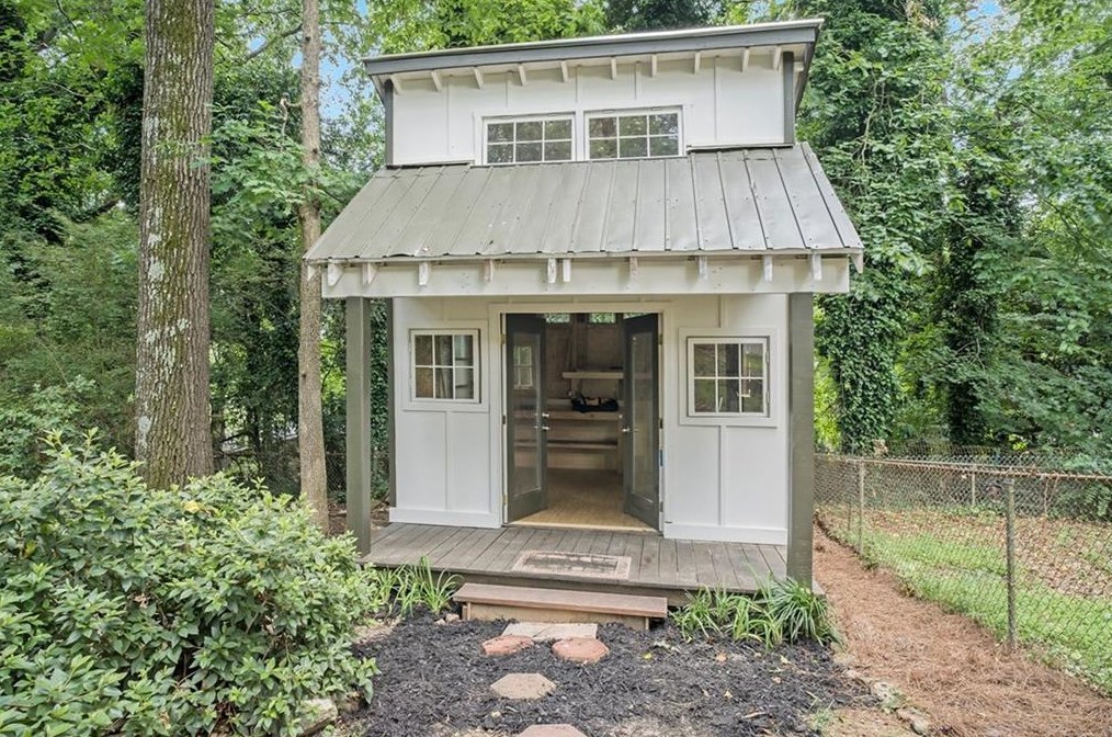 3057 Dove Way, Decatur GA  30033-3901 exterior