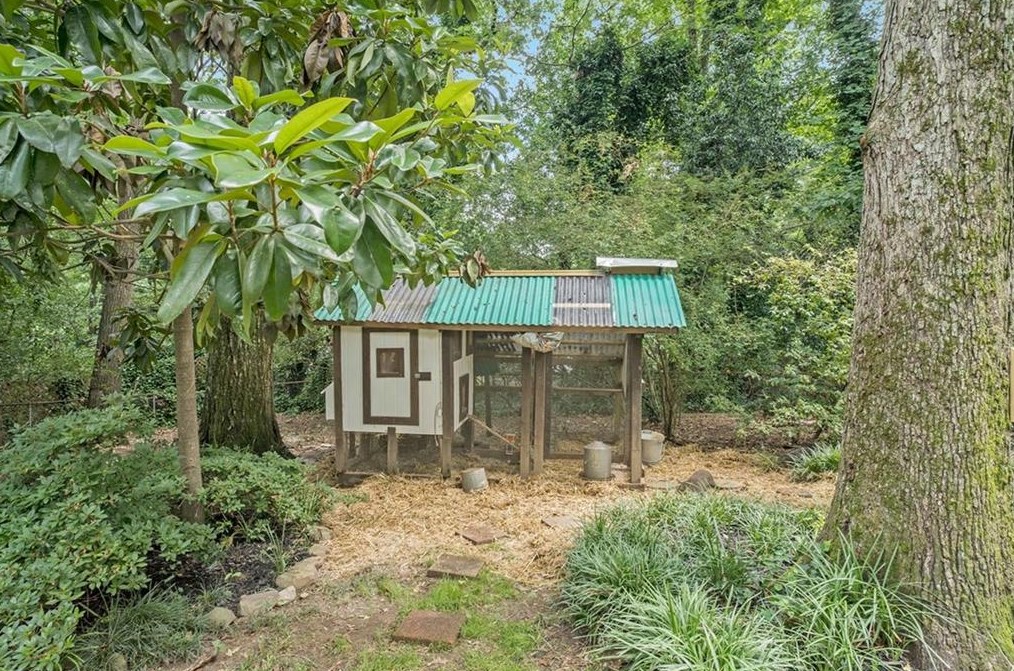 3057 Dove Way, Decatur GA  30033-3901 exterior