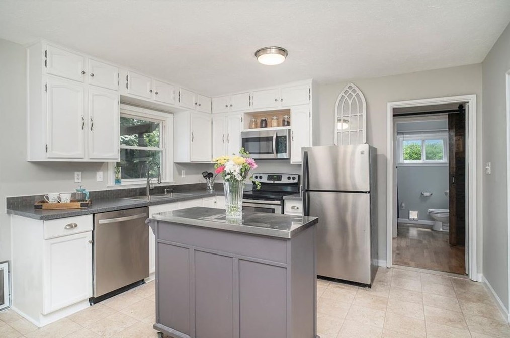 3057 Dove Way, Decatur GA  30033-3901 exterior