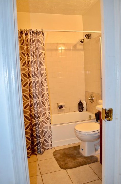 3810 London Dr, Decatur GA  30032-2374 exterior