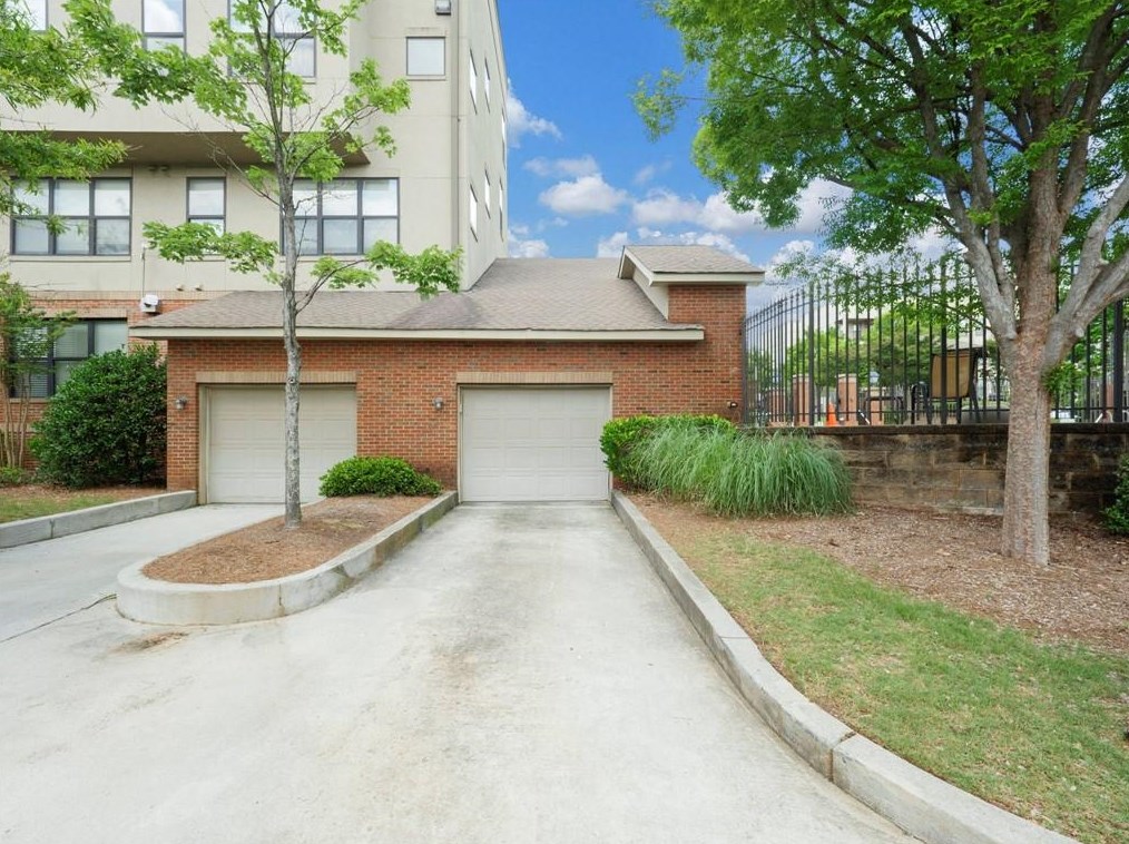 898 Oak St, Atlanta GA  30318-4732 exterior