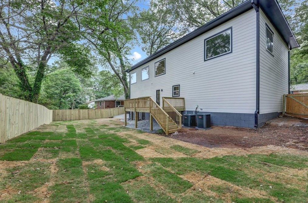 1971 Capri Dr, Decatur GA  30032-5209 exterior