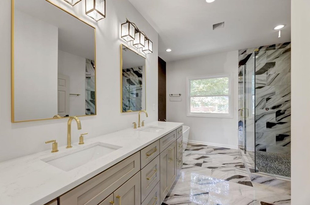 1971 Capri Dr, Decatur GA  30032-5209 exterior