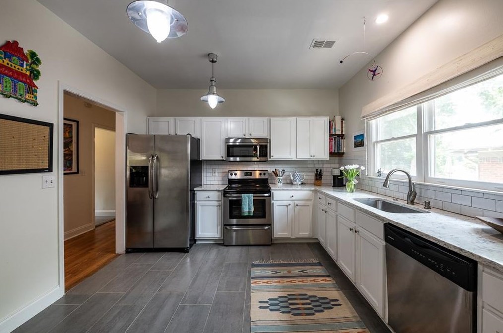 950 White St, Atlanta GA  30310-2760 exterior