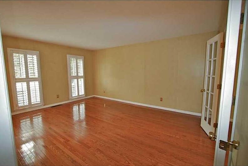 6685 Maid Marion Close, Alpharetta GA  30005-6412 exterior