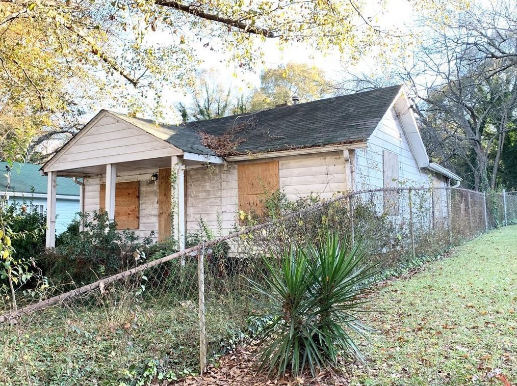 1100 Osborne St, Atlanta GA  30310-4832 exterior