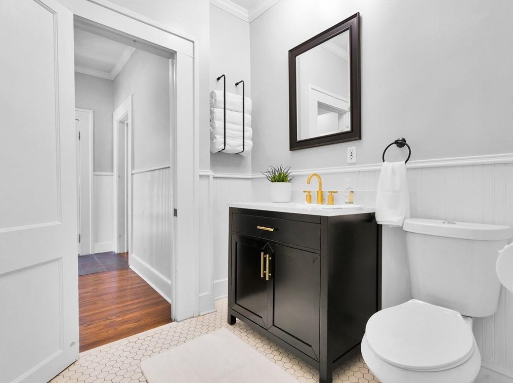 504 Pharr Rd, Decatur GA  30030-4840 exterior