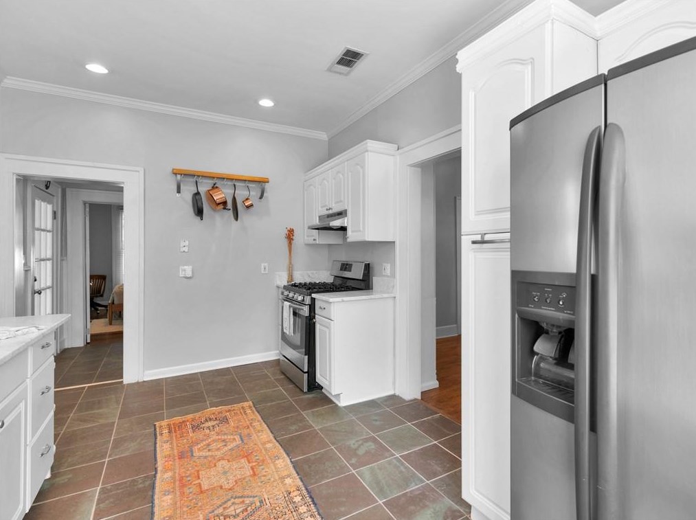 504 Pharr Rd, Decatur GA  30030-4840 exterior