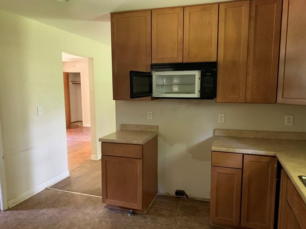 4258 Maplewood Dr, Decatur GA  30035-2347 exterior