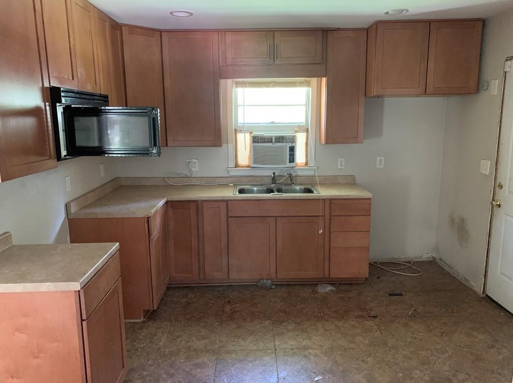 4258 Maplewood Dr, Decatur GA  30035-2347 exterior