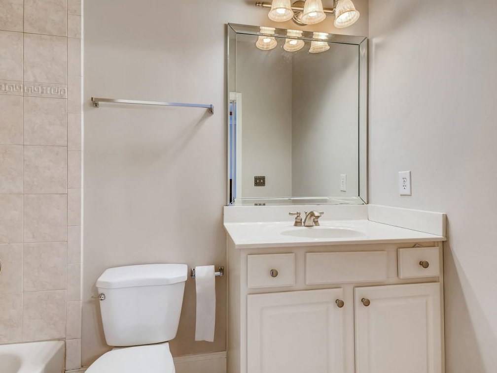 449 Wynns Way, Atlanta GA  30331-7473 exterior