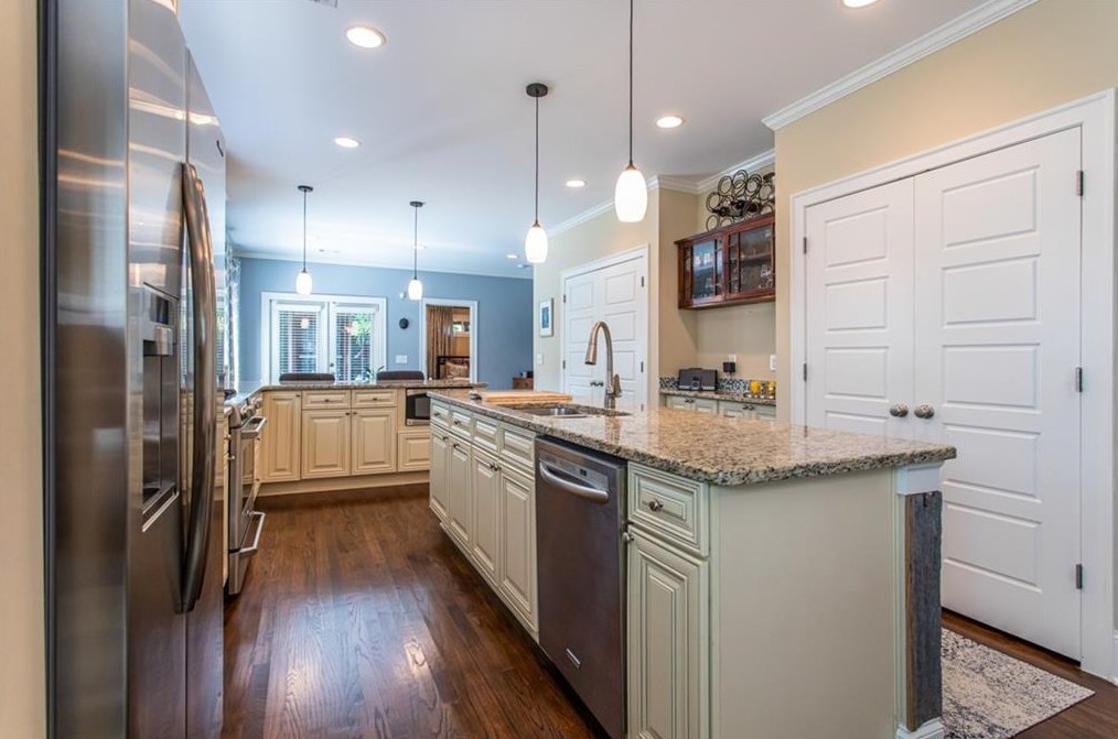 312 Spring St, Decatur GA  30030-4960 exterior