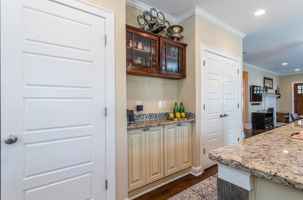 312 Spring St, Decatur GA  30030-4960 exterior