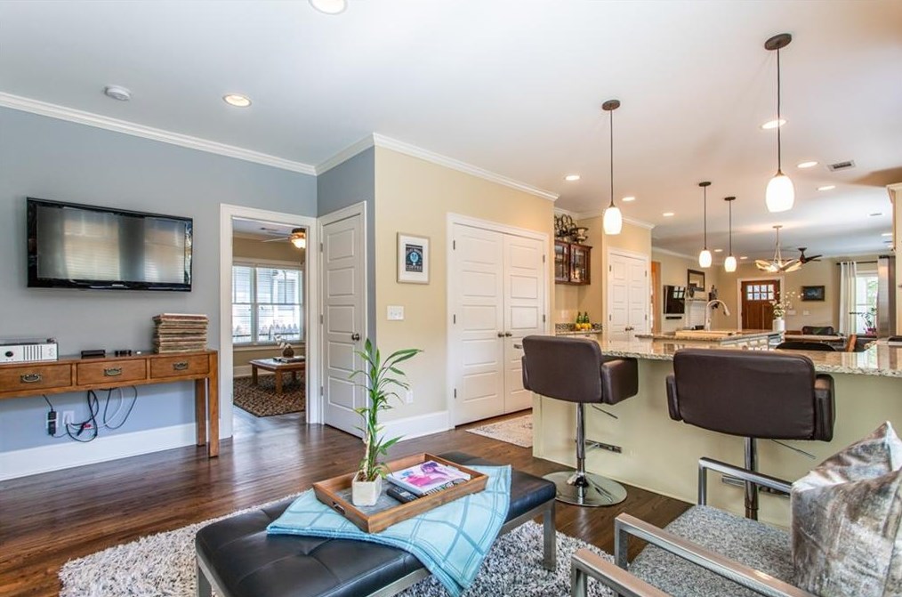 312 Spring St, Decatur GA  30030-4960 exterior