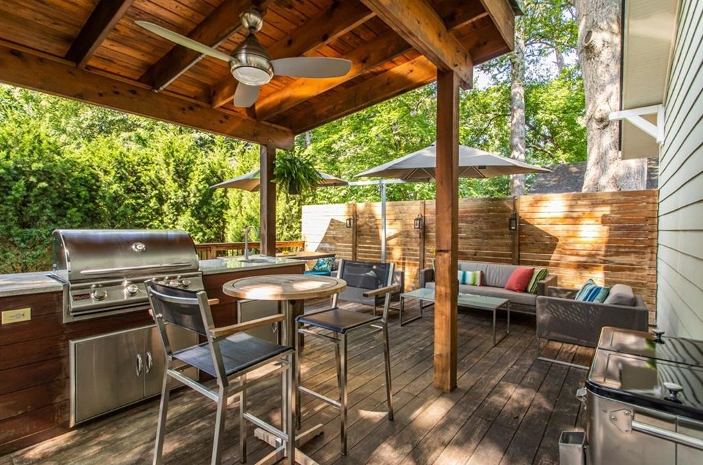 312 Spring St, Decatur GA  30030-4960 exterior