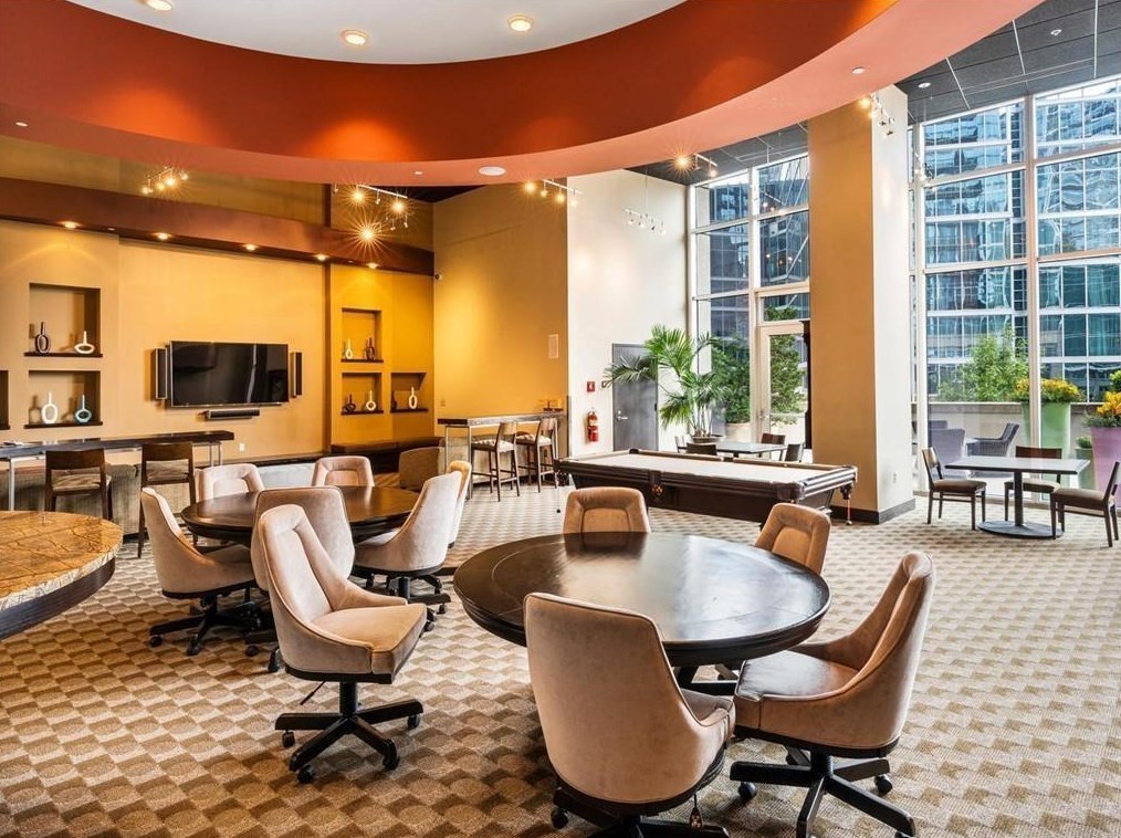 1080 Peachtree St, Atlanta GA  30309-3963 exterior