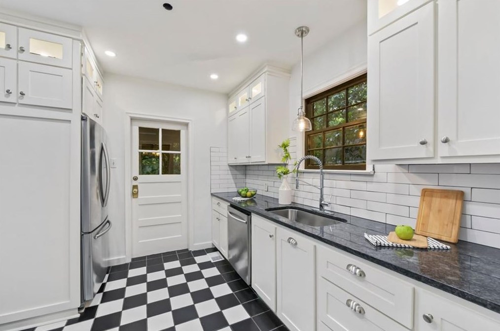 139 Merrill Ave, Decatur GA  30030-5019 exterior