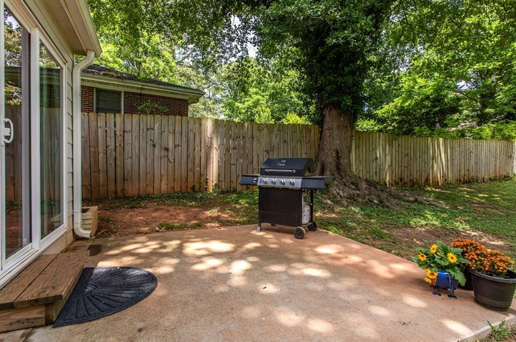 2036 Rockhaven Dr, Decatur GA  30032-5373 exterior