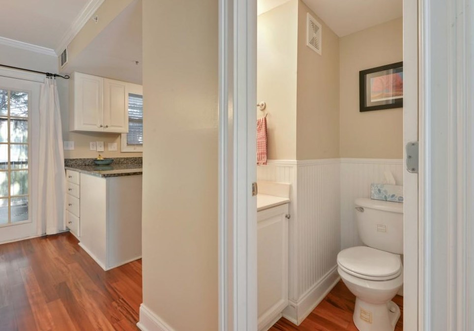 21 Villa Ct, Smyrna GA  30080-4570 exterior