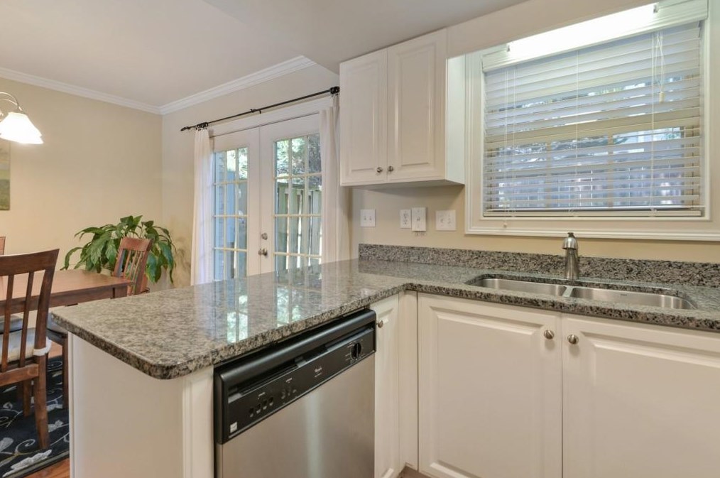 21 Villa Ct, Smyrna GA  30080-4570 exterior