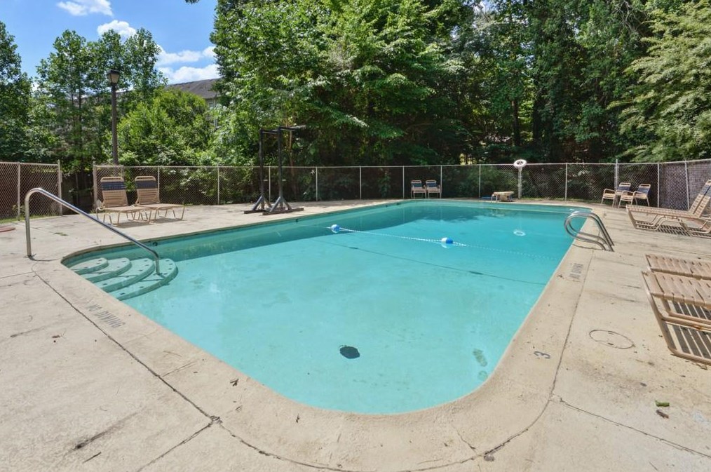 21 Villa Ct, Smyrna GA  30080-4570 exterior