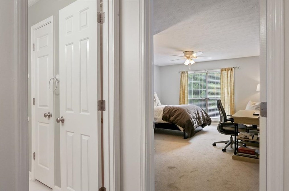 1354 Weatherstone Way, Atlanta GA  30324-4645 exterior