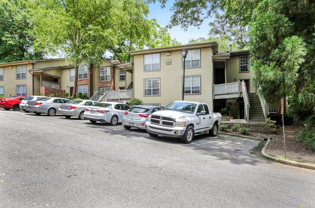 1354 Weatherstone Way, Atlanta GA  30324-4645 exterior