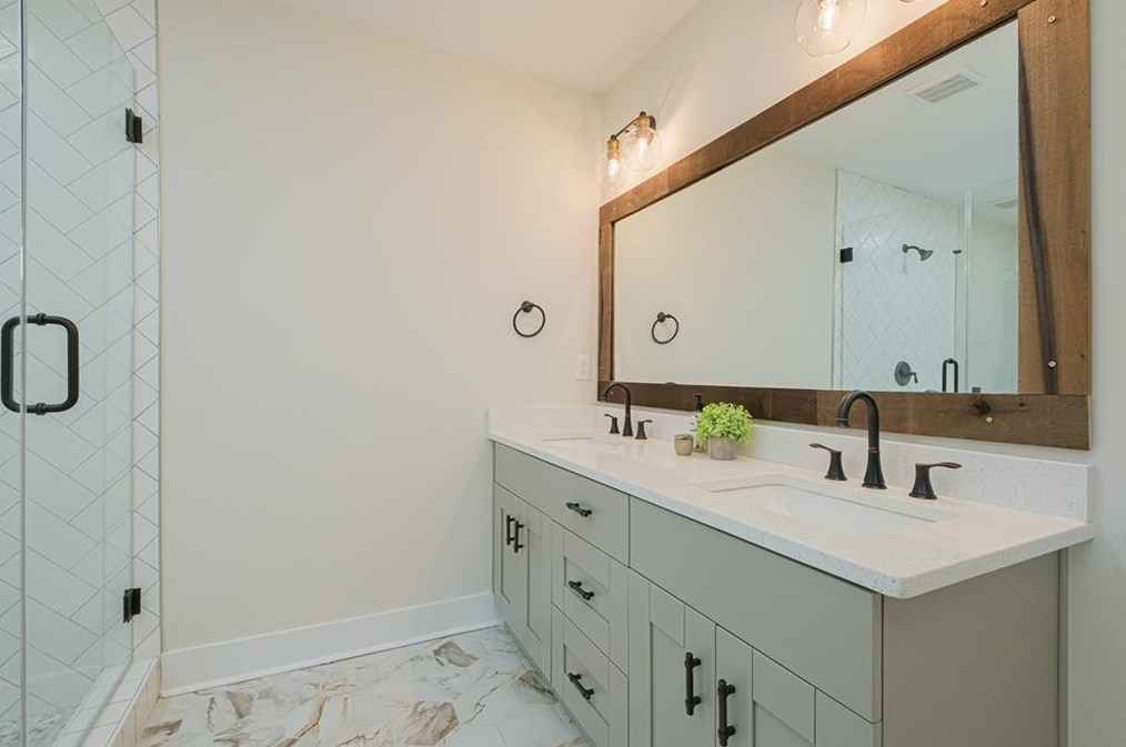 1860 Camellia Dr, Decatur GA  30032-5202 exterior