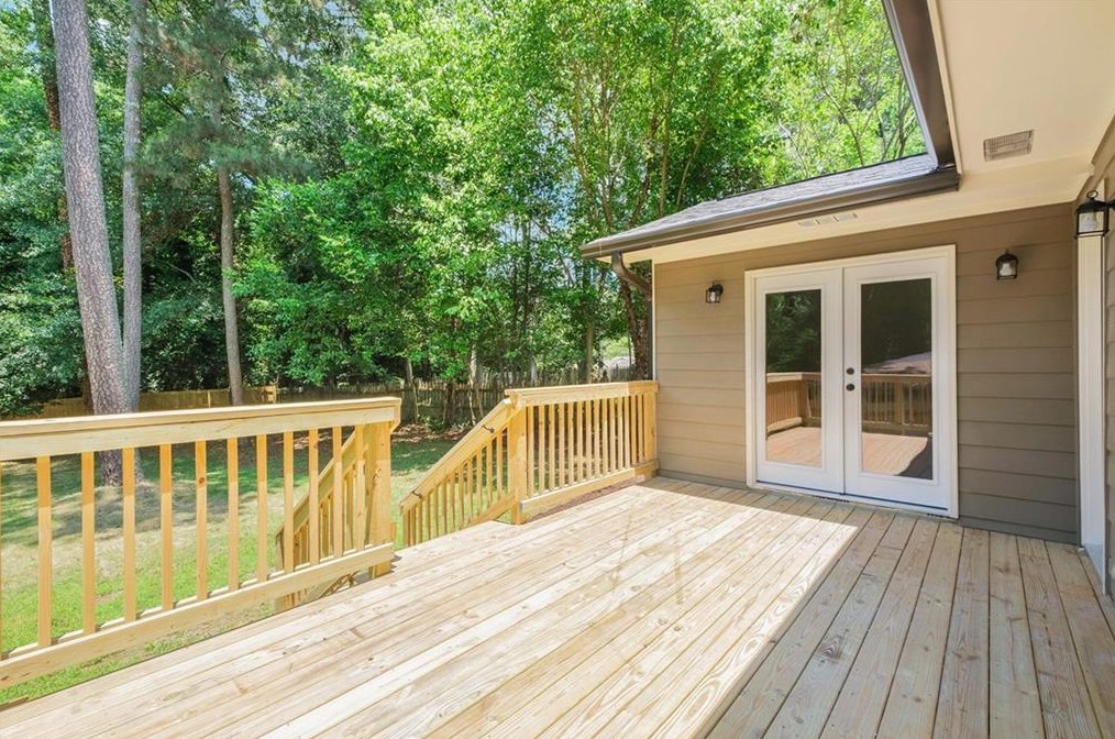 1860 Camellia Dr, Decatur GA  30032-5202 exterior