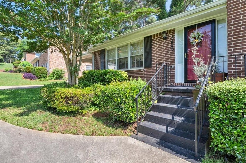 3426 Finesse Dr, Decatur GA  30032-7218 exterior