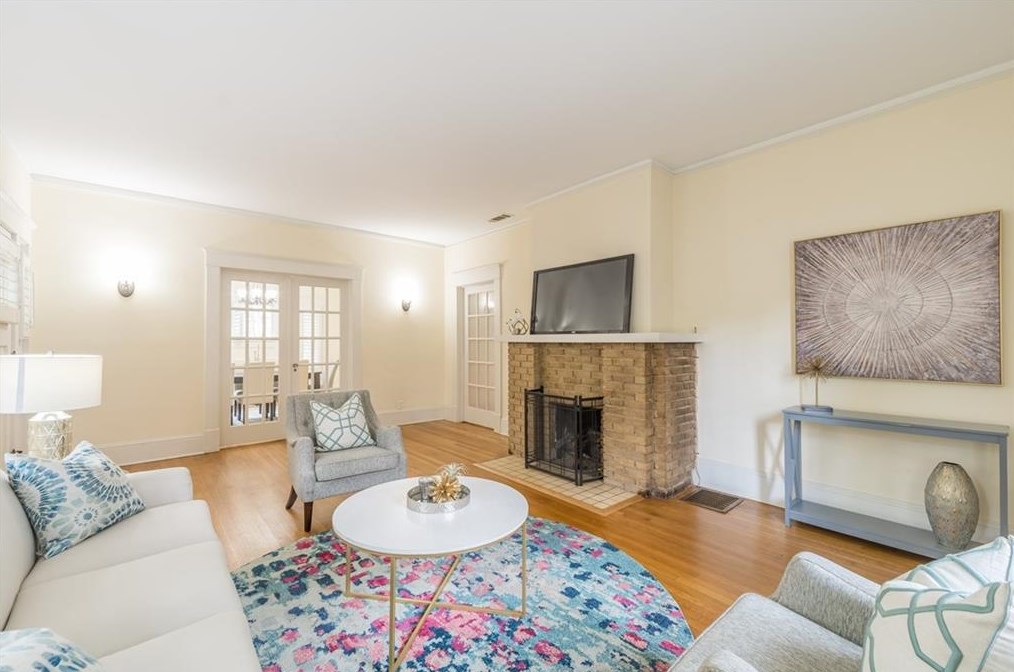 501 Candler St, Decatur GA  30030-3751 exterior