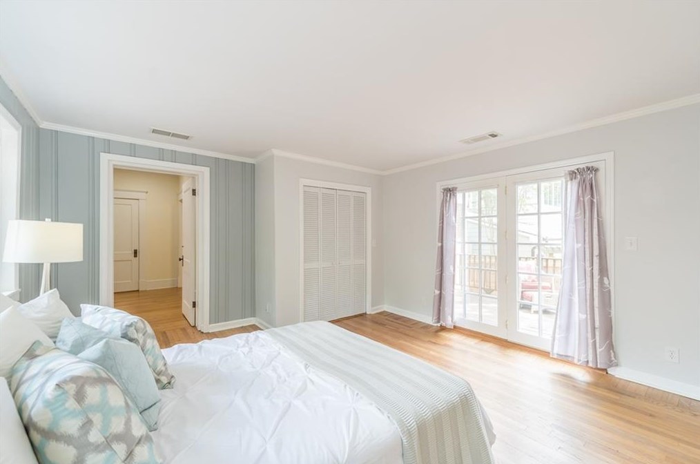 501 Candler St, Decatur GA  30030-3751 exterior