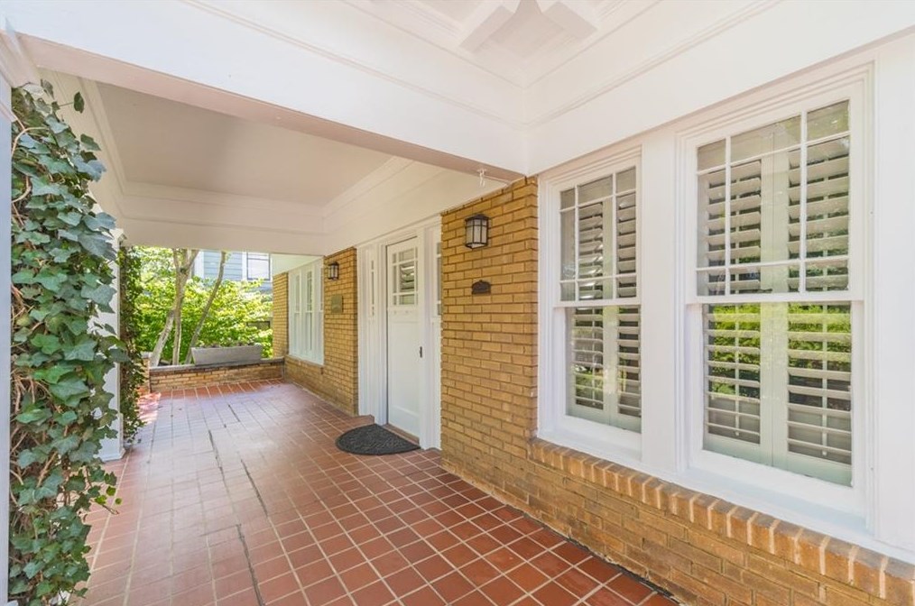 501 Candler St, Decatur GA  30030-3751 exterior