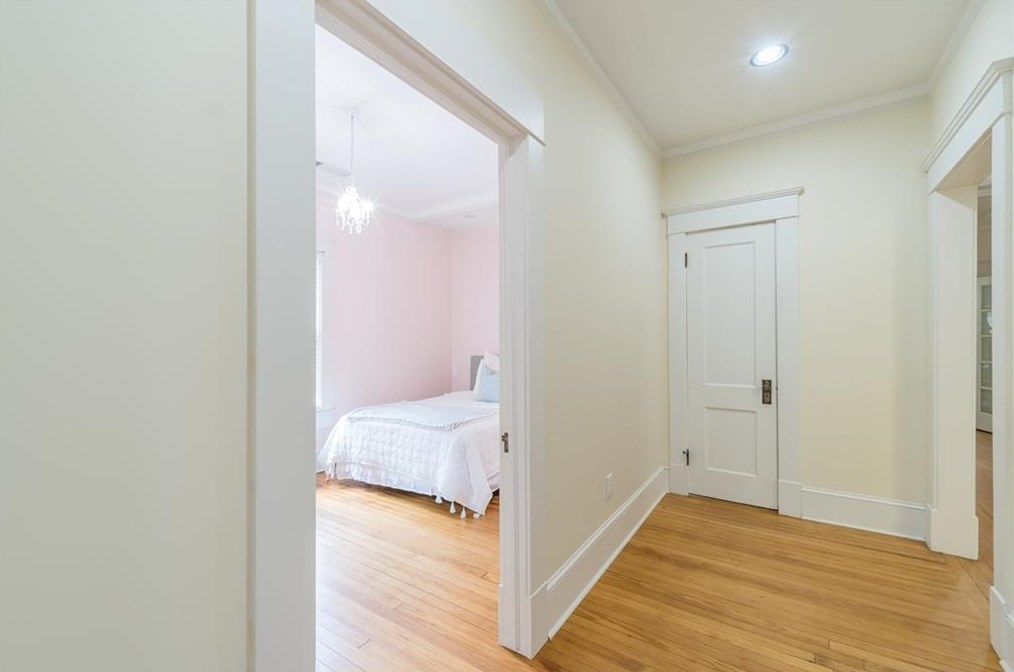 501 Candler St, Decatur GA  30030-3751 exterior