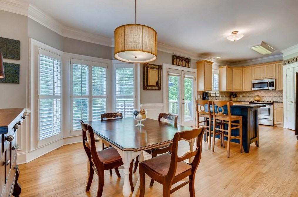 539 Oakview Rd, Decatur GA  30030-4327 exterior