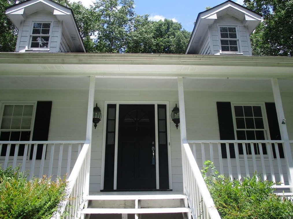 1858 Kelvin Dr, Lawrenceville GA  30043-3135 exterior