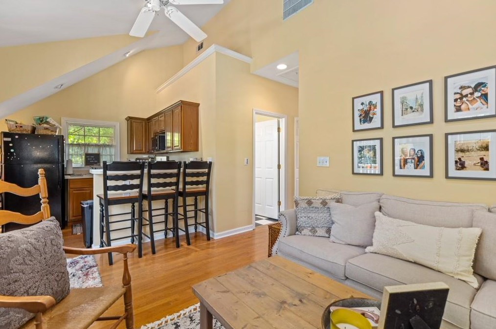 605 Wilson Rd, Atlanta GA  30318-1716 exterior