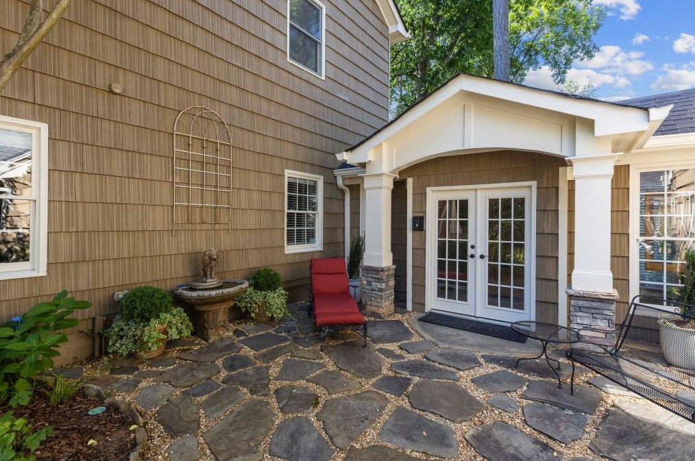 605 Wilson Rd, Atlanta GA  30318-1716 exterior