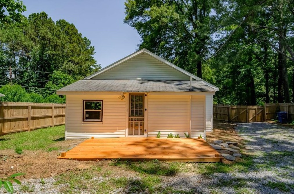 369 Old Acworth Rd, Dallas GA  30132-3808 exterior