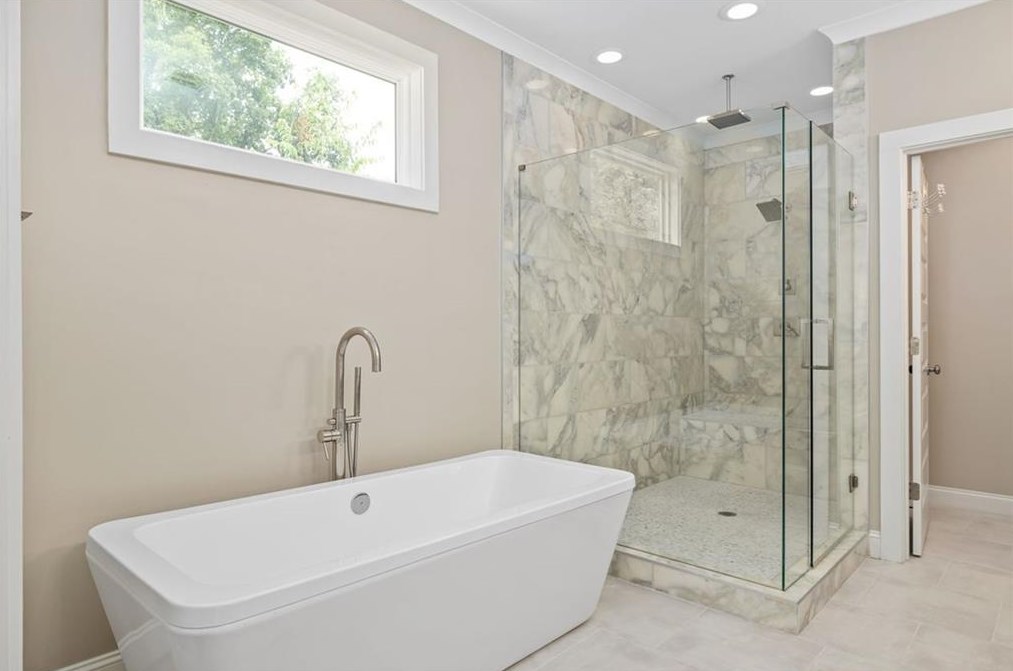 1355 Conway Rd, Decatur GA  30030-4559 exterior