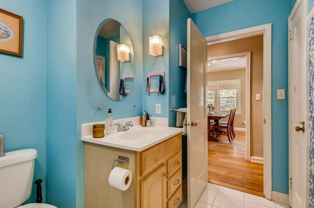 986 Carter Rd, Decatur GA  30030-4701 exterior