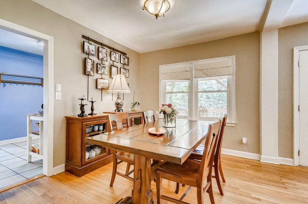 986 Carter Rd, Decatur GA  30030-4701 exterior