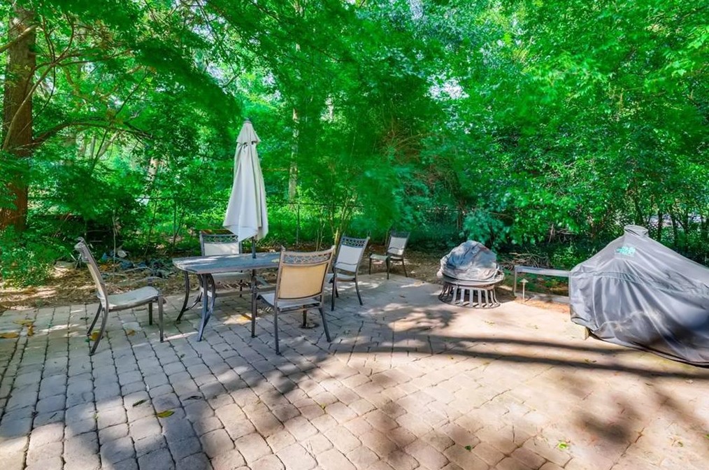 986 Carter Rd, Decatur GA  30030-4701 exterior