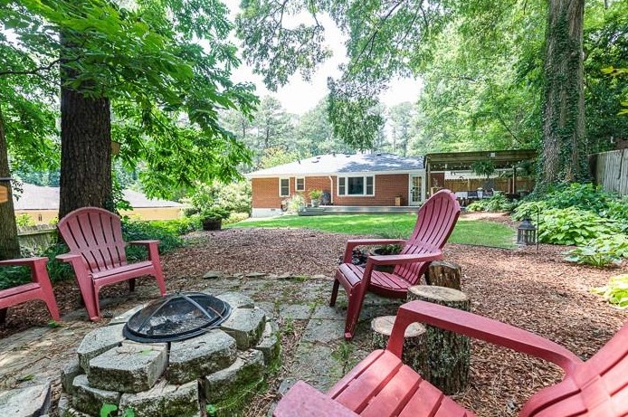 1033 Homewood Ct, Decatur GA  30033-4204 exterior