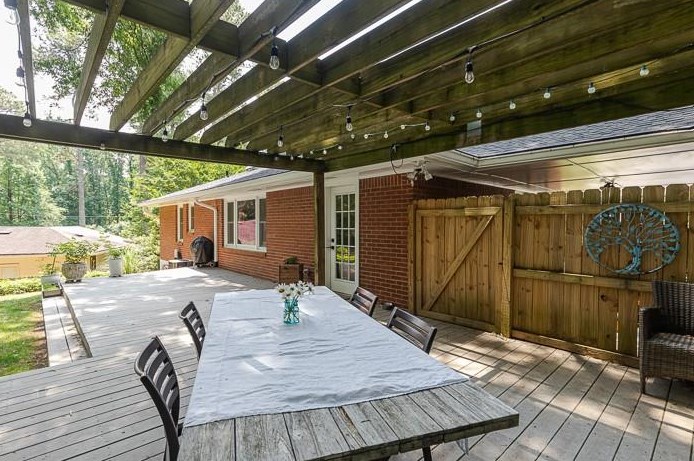 1033 Homewood Ct, Decatur GA  30033-4204 exterior