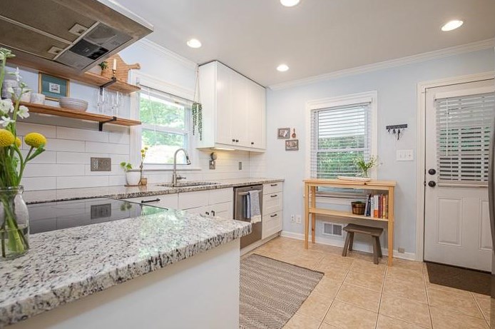 1033 Homewood Ct, Decatur GA  30033-4204 exterior