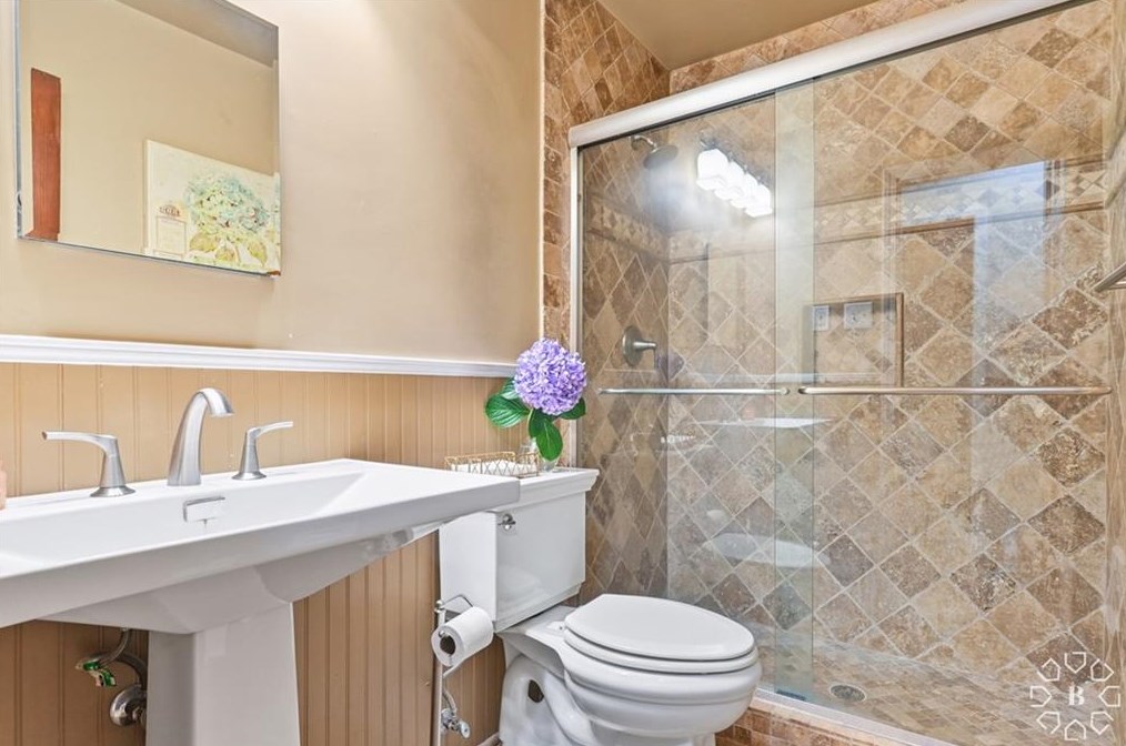 2796 Whitby Dr, Atlanta GA  30340-4914 exterior